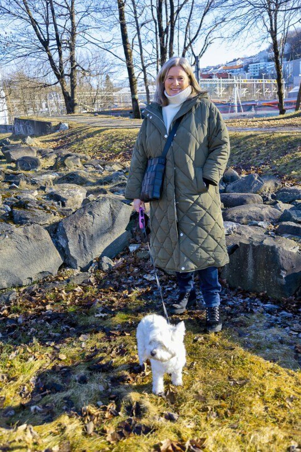 Kristin og Evita holder seg i form begge to med turer hver dag. Å bli ufør på grunn av myelofibrose gjør at hun kan bruke tiden på det som gjør livet bra.
Foto: Harald Herland