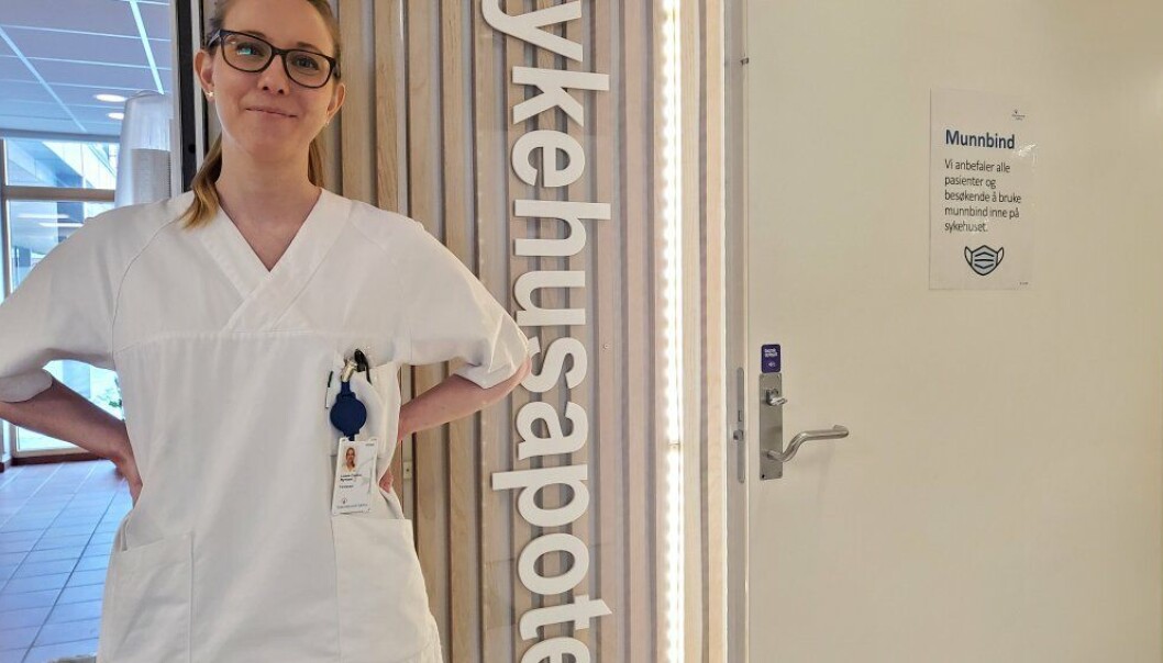 - I studien vår fant vi at så mye som 19,7 prosent av besøkene i akuttmottak, uansett alder, kunne knyttes til legemidler pasientene hadde brukt før innleggelsen, forteller klinisk farmasøyt Lisbeth D. Nymoen. - I studien vår fant vi at så mye som 19,7 prosent av besøkene i akuttmottak, uansett alder, kunne knyttes til legemidler pasientene hadde brukt før innleggelsen, forteller klinisk farmasøyt Lisbeth D. Nymoen.