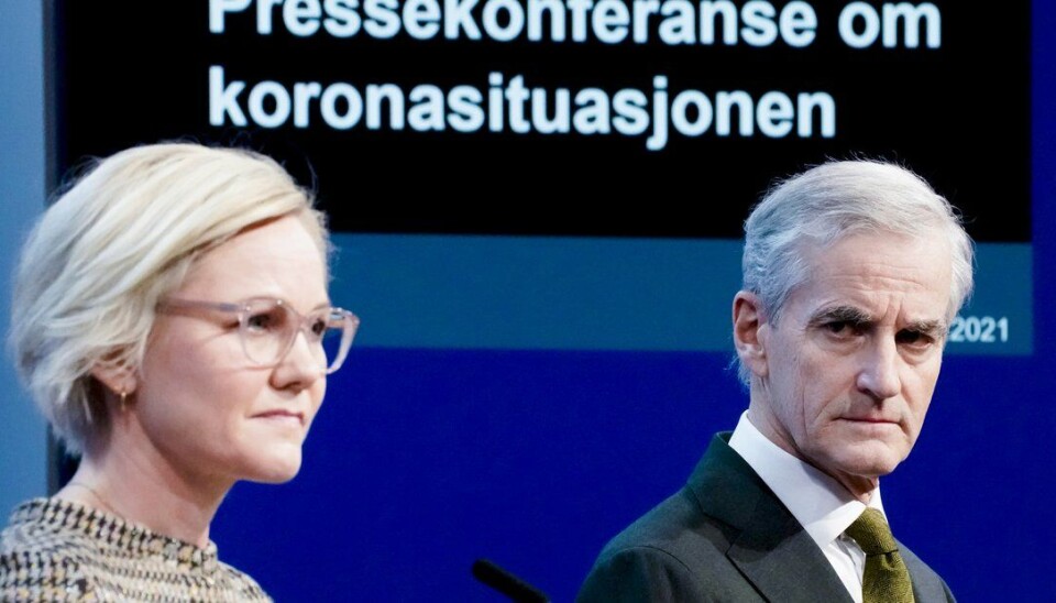 Helse- og omsorgsminister Ingvild Kjerkol (Ap) og statsminister Jonas Gahr Støre (Ap) foreslår å bruke hele fem milliarder kroner på kjøpe hurtigtester.
