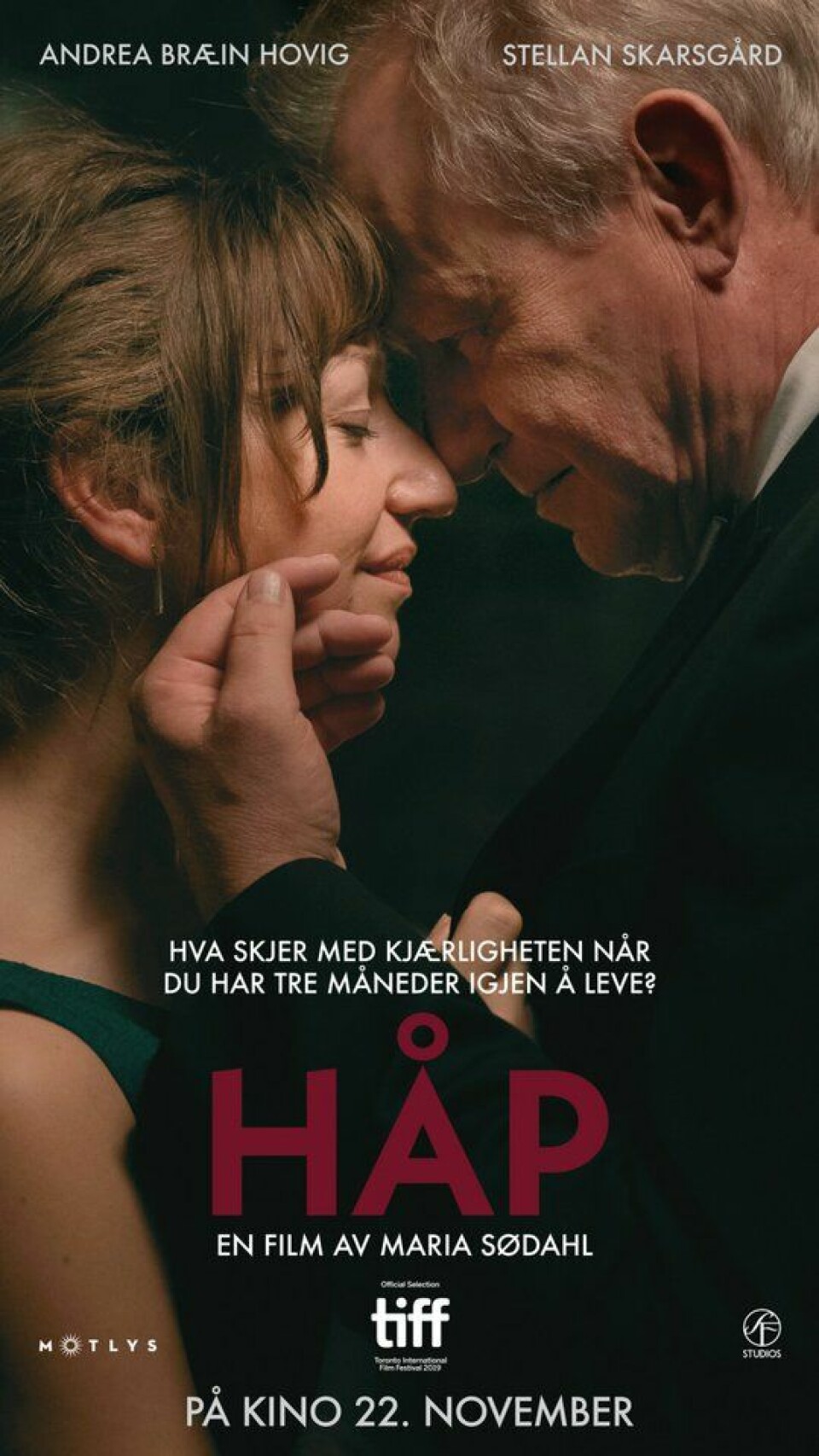 Kritikerrost: Filmen følger Anja (Andrea Bræin Hovig) og samboeren Tomas (Stellan Skarsgård) gjennom en julehøytid der de må forsøke å finne svar på sine spørsmål om sykdommen, og avgjøre hvordan de skal formidle nyheten til sine seks barn.