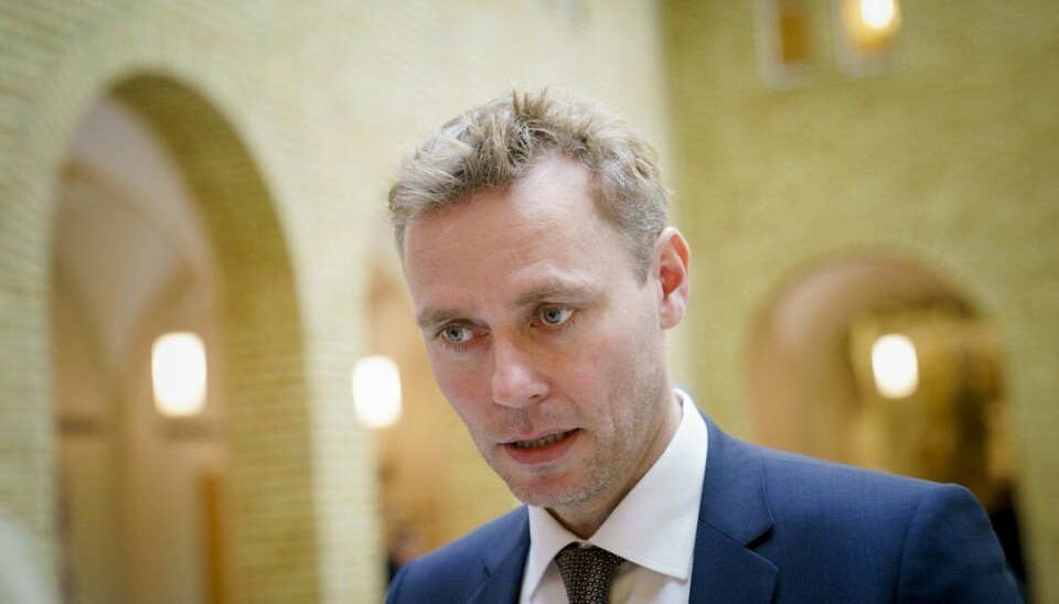 Forsknings- og høyere utdanningsminister, Ola Borten Moe, sier at de 500 studieplassene regjeringen vil opprette på sykepleie er en start.