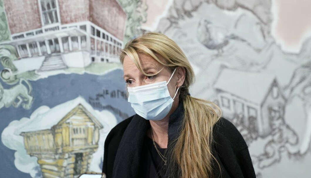 Kriseleder Line Vold i Folkehelseinstituttet (FHI) varsler en ny risikovurdering av omikron i løpet av få dager. Kriseleder Line Vold i Folkehelseinstituttet (FHI) varsler en ny risikovurdering av omikron i løpet av få dager.