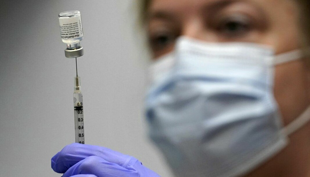 Vaksinasjoner er fortsatt hjørnesteinen i USAs koronastrategi. Onsdag godkjente FDA den første redesignen av koronavirusvaksinen til Moderna og Pfizer/BioNTech siden de ble rullet ut sent i 2020.
