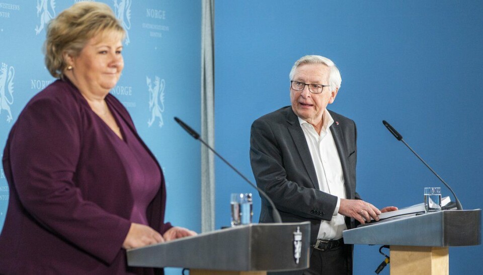 – Vi må lære av krisen vi nå står midt oppe i, slik at vi er bedre forberedt neste gang noe skjer, sa statsminister Erna Solberg (H) da hun fikk overlevert koronakommisjonens rapport onsdag av dens leder Stener Kvinnsland.