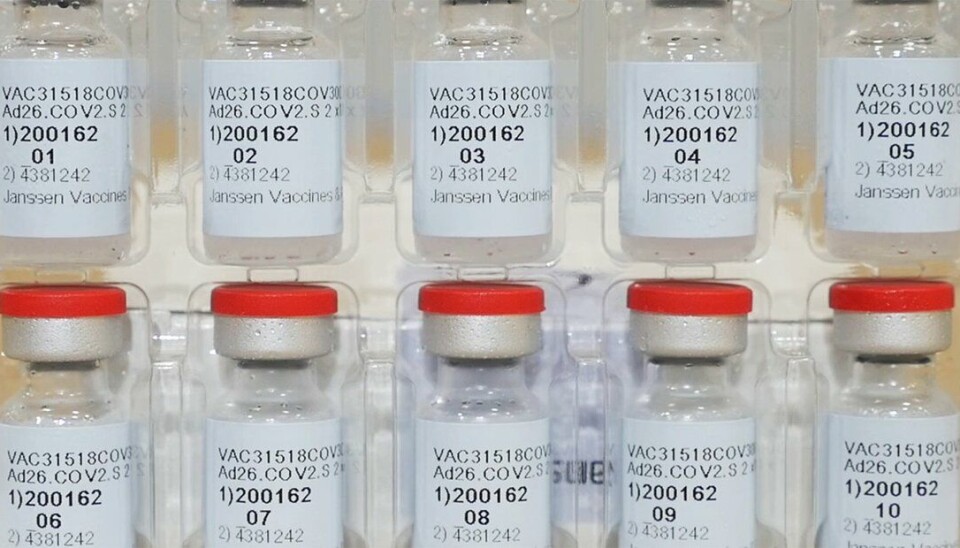 Det amerikanske mat- og legemiddeltilsynet FDA har godkjent coronavaksinen til legemiddelgiganten Johnson & Johnson.