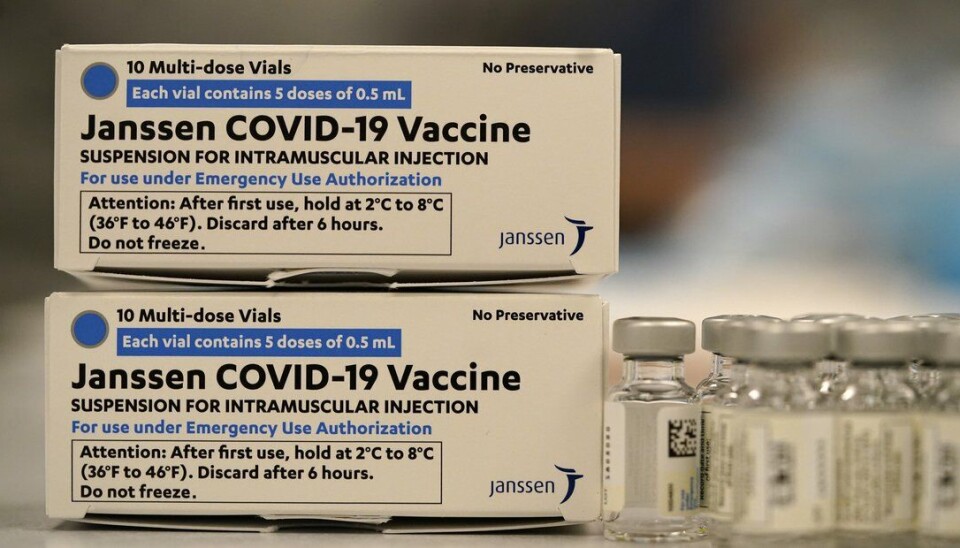 Amerikanske myndigheter vil midlertidig stanse bruken av Johnson & Johnsons coronavaksine mens de fortsetter å granske seks blodpropptilfeller.
