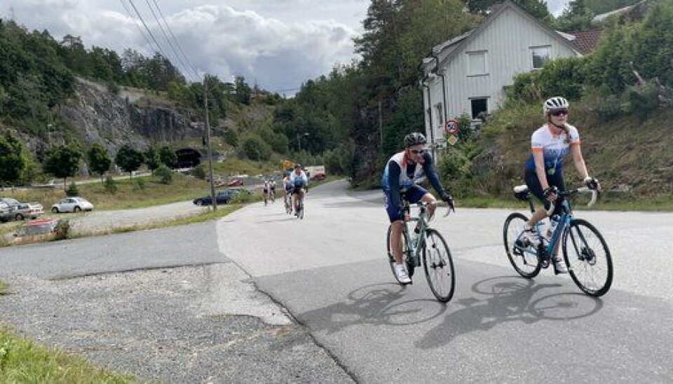 Team Aktiv mot kreft i godt driv mot en velfortjent matpause halvveis i løpet mot Arendal
Foto: HealthTalk