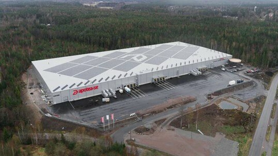 Apotea er Sveriges største nettapotek. De er i motsetning til Farmasiet vertikalintegrert som har vært en nøkkel for å skape høy lønnsomhet. Bildet viser Apoteas logistikksenter er på 38 000 kvadratmeter. Her går det ut 1 million forsendelser i uken.
