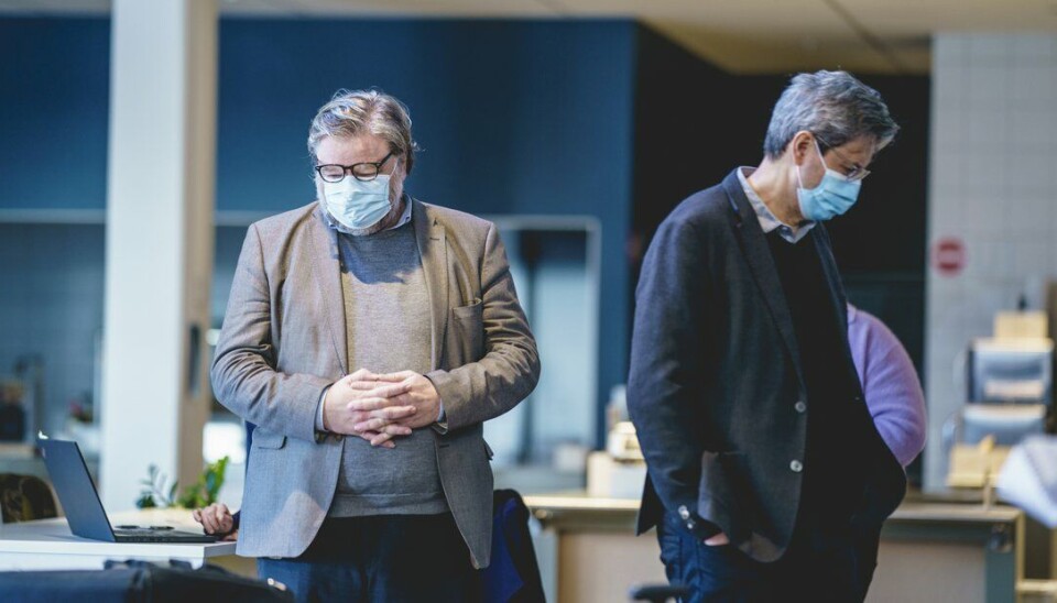 Steinar Madsen, medisinsk fagdirektør i legemiddelverket, og Sigurd Hortemo, overlege i Legemiddelverket, under et pressemøte med Legemiddelverket om mistenkte bivirkninger i forbindelse med AstraZeneca-vaksinen og prosessen videre.