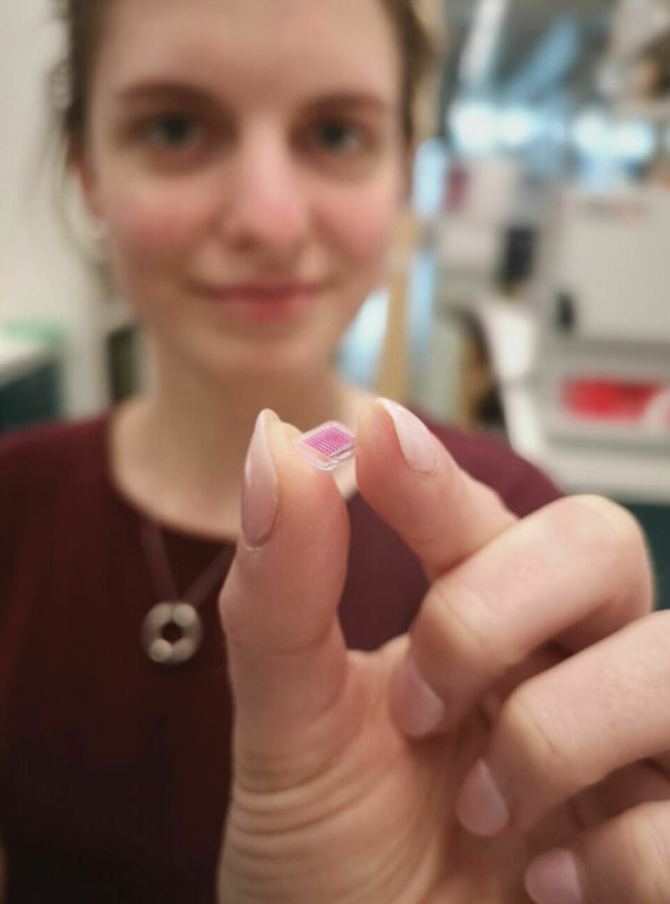 Ziesmer er overbevist om at mikronålsplaster er teknologi vi kommer til å se mer av i fremtiden
        
      
      
        Foto: Jill Ziesmer