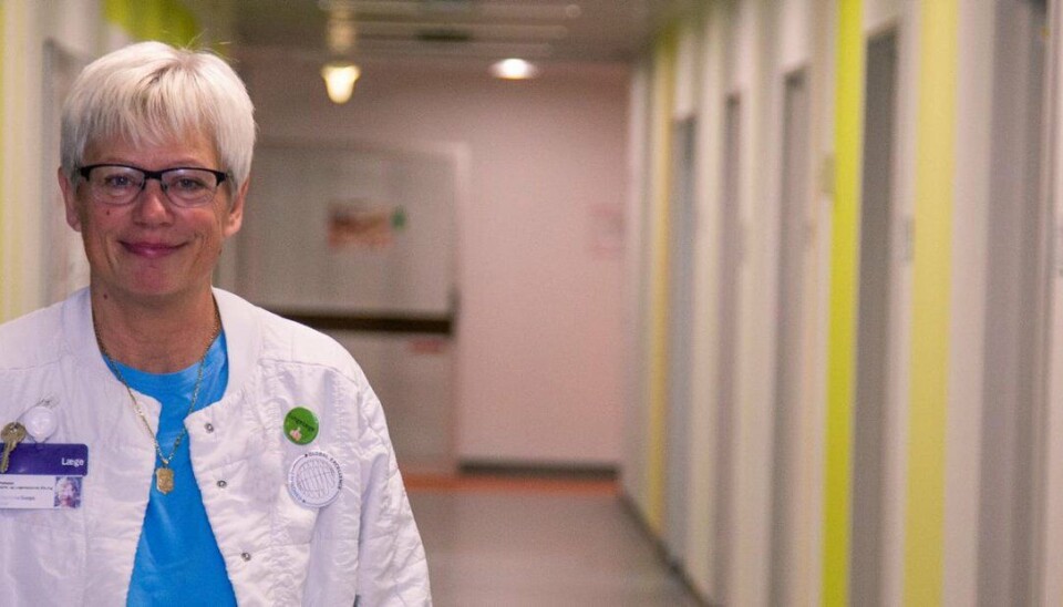 - Det er ingen tvil om at det vil være en hjelp for mange pasienter å bli minnet på å ta medisinen sin til rett tid via en app på telefonen», sier professor Charlotte Suppli Ulrik. Inhalatoren med digital sensor ble lansert i Danmark allerede høsten 2020. Nå kommer den til Norge