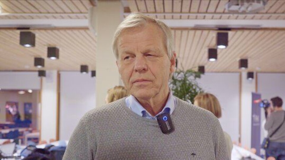 Helsedirektoratet ekstraordinære fullmakter til å pålegge tjenesteplikt eller beordre personell i å arbeide utover ordinær arbeidstid. Det kan også være å rekvirere boliger, hoteller og andre bygg for å isolere smittede, forteller fagdirektør Svein Lie i Helsedirektoratet.