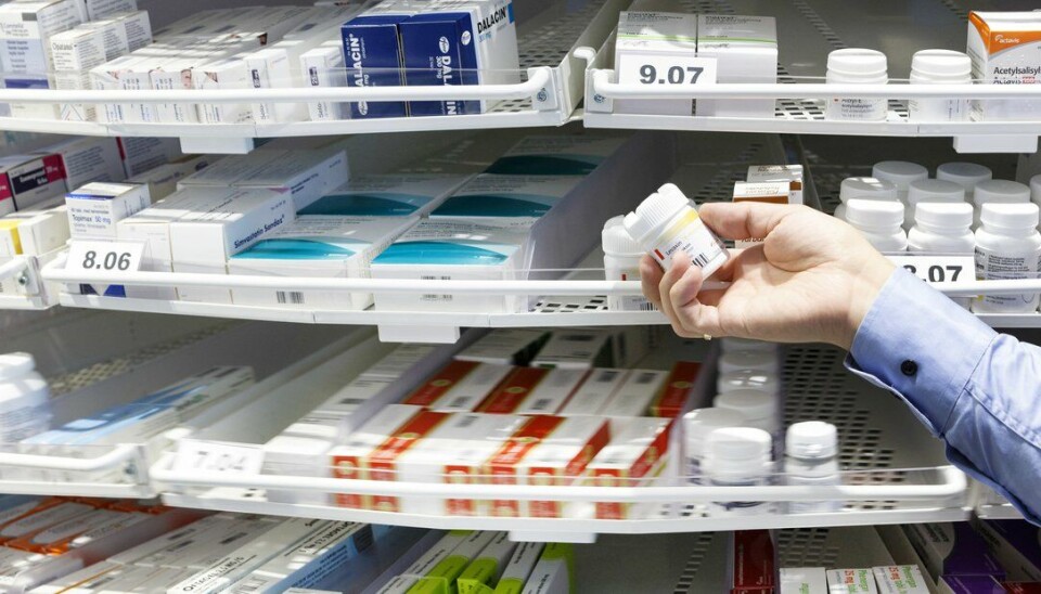 Andelen som får et svakt smertestillende legemiddel på resept øker – i hovedsak paracetamol – mens de som har fått utlevert NSAIDs går noe ned. Dette er en gruppe legemidler med betennelsesdempende virkning, men som kan gi til dels alvorlige bivirkninger.