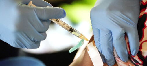 Moderna-vaksine mot omikron godkjent i Storbritannia