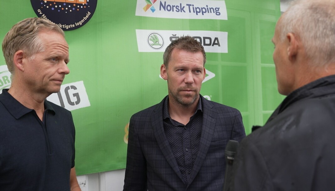 Assisterende generalsekretær i Kreftforeningen, Ole Alexander Opdalshei (tv) mener sykehusledelsene bør inspireres av hvordan Oslo myelomatosesenter som siden en beskjeden oppstart i 2014 har vokst til å bli Nordens største forskningssenter på benmargskreft. Senteret ledes av overlege Fredrik Schjesvold. Assisterende generalsekretær i Kreftforeningen, Ole Alexander Opdalshei (tv) mener sykehusledelsene bør inspireres av hvordan Oslo myelomatosesenter som siden en beskjeden oppstart i 2014 har vokst til å bli Nordens største forskningssenter på benmargskreft. Senteret ledes av overlege Fredrik Schjesvold.