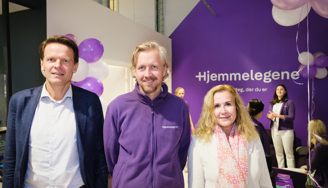 Norgesgruppen og Hjemmelegene starter Klinikk i butikk. Fra venstre ansvarlig for helse og velvære i NorgesGruppen, Rune Spikseth, daglig leder i Hjemmelegene Nicolai Skarsgård og Karita Bekkemellem, adm.dir. i NHO Geneo. Norgesgruppen og Hjemmelegene starter Klinikk i butikk. Fra venstre ansvarlig for helse og velvære i NorgesGruppen, Rune Spikseth, daglig leder i Hjemmelegene Nicolai Skarsgård og Karita Bekkemellem, adm.dir. i NHO Geneo.