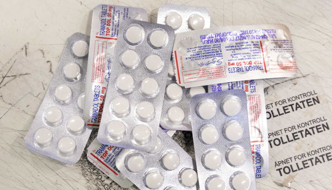 Tollbeslag og statistikk fra Kripos tyder på at et omfattende misbruk av det reseptbelagte legemiddelet Tramadol, som er et opioid som brukes til behandling av moderate og sterke smerter. Tollbeslag og statistikk fra Kripos tyder på at et omfattende misbruk av det reseptbelagte legemiddelet Tramadol, som er et opioid som brukes til behandling av moderate og sterke smerter.