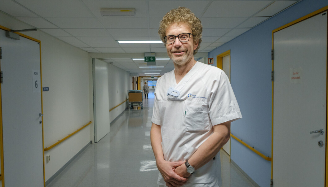 - Dette er veldig bra for norske lymfekreftpasienter. Nå skal vi rigge oss til slik at vi så raskt som mulig kan rulle ut dette som et behandlingstilbud til pasientene som denne godkjenning gjelder, sier overlege Alexander Fosså. - Dette er veldig bra for norske lymfekreftpasienter. Nå skal vi rigge oss til slik at vi så raskt som mulig kan rulle ut dette som et behandlingstilbud til pasientene som denne godkjenning gjelder, sier overlege Alexander Fosså.