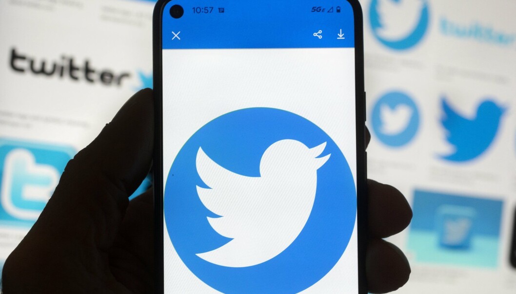 En falsk twitterkonto som ga seg ut for å representere legemiddelselskapet Eli Lilly, twitret at selskapet deler ut gratis insulin. Kontoen er nå stengt. En falsk twitterkonto som ga seg ut for å representere legemiddelselskapet Eli Lilly, twitret at selskapet deler ut gratis insulin. Kontoen er nå stengt.