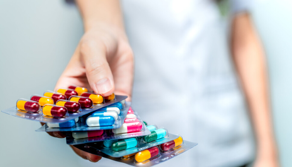 ØKT ANTIBIOTIKAFORBRUK: Det var pandemien som førte til at Norge kom i mål med målet om 30 prosent reduksjon i antibiotikabruk. Nå peker pilene oppover igjen. FOTO: Getty Images