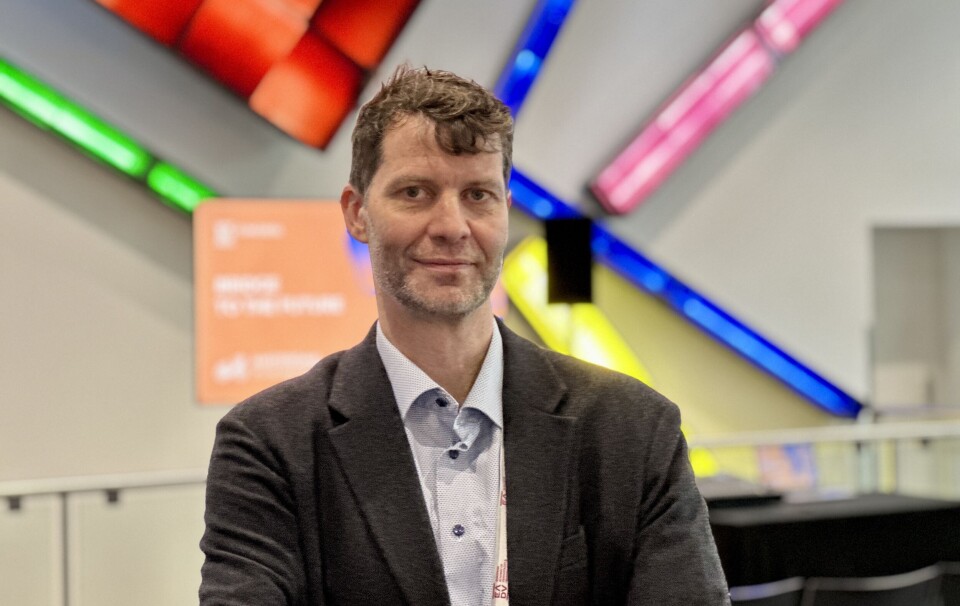 – Arr kan oppstå etter operasjoner, alvorlig akne, eller til og med etter små sår som myggstikk eller vaksinasjonsinjeksjoner. Dette kan resultere i store, smertefulle arr som i noen tilfeller krever omfattende behandling, sier Øystein Grimstad, førsteamanuensis i hud- og veneriske sykdommer ved Universitetet i Tromsø