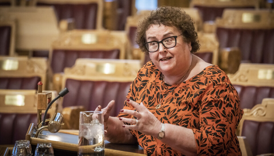 Stortingsrepresentant Olaug Bollestad (KrF) krever svar fra helseministeren om hvilken vaksine som skal inkluderes i det norske barnevaksinasjonsprogrammet.