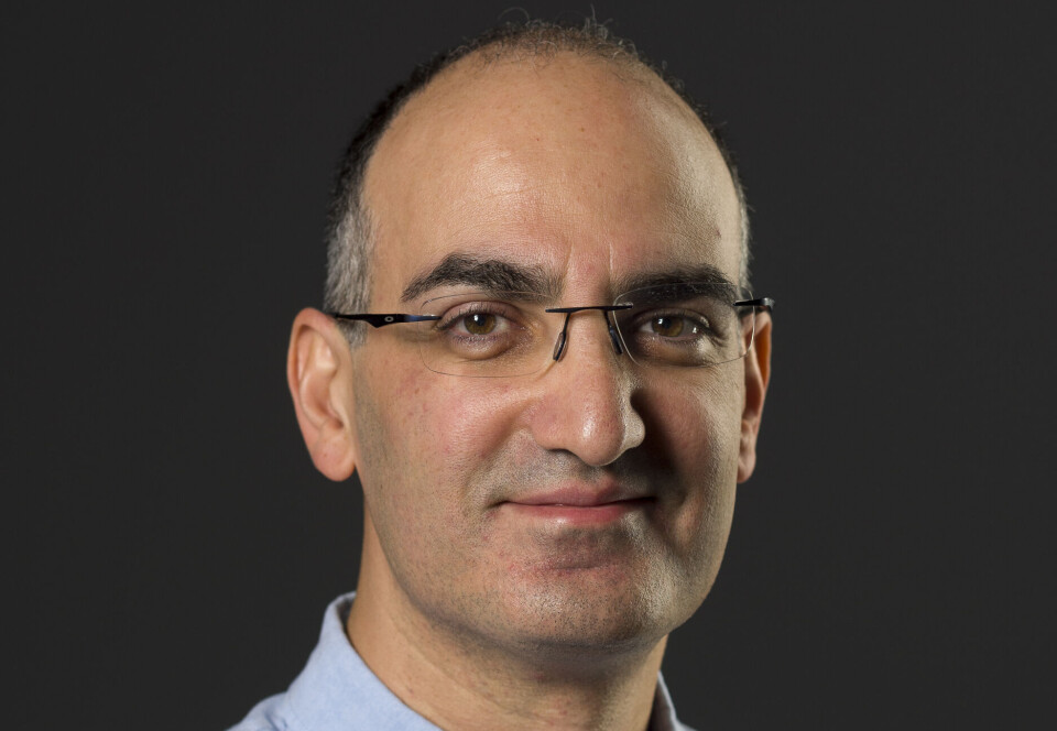 Dr. Kiarash Tazmini, forfatter av Elektrolyttveilederen.